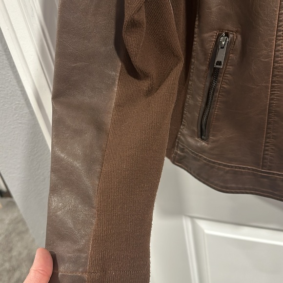 Sebby Collection Women’s Brown Faux Leather Moto Bomber Motorcycle Jacket - Picture 8 of 12